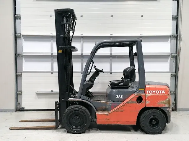 Toyota - 02-8fdf30 - vorkheftruck - afbeelding 7 van  10
