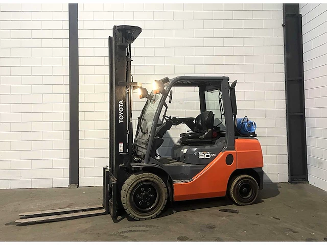 Toyota - 02-8fg30 - vorkheftruck - 2012 - afbeelding 1 van  19
