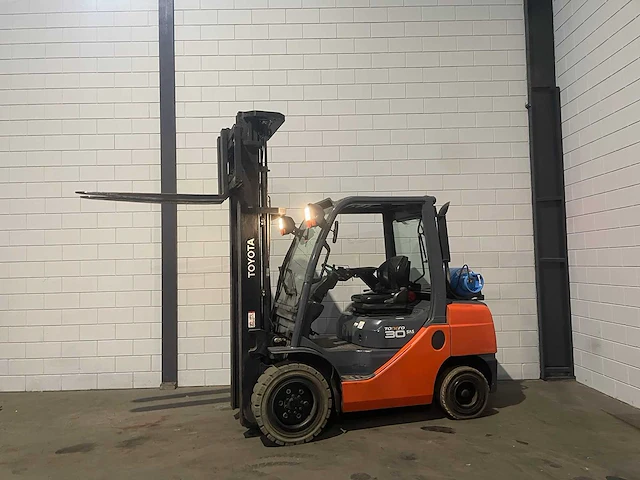 Toyota - 02-8fg30 - vorkheftruck - 2012 - afbeelding 14 van  19