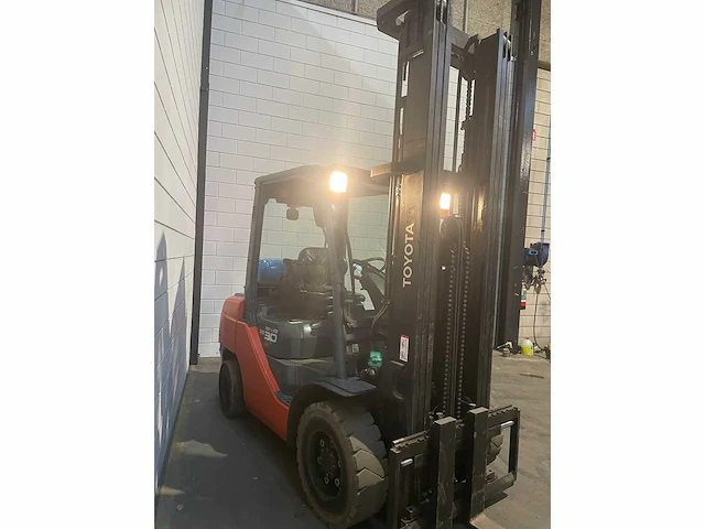 Toyota - 02-8fg30 - vorkheftruck - 2012 - afbeelding 16 van  19