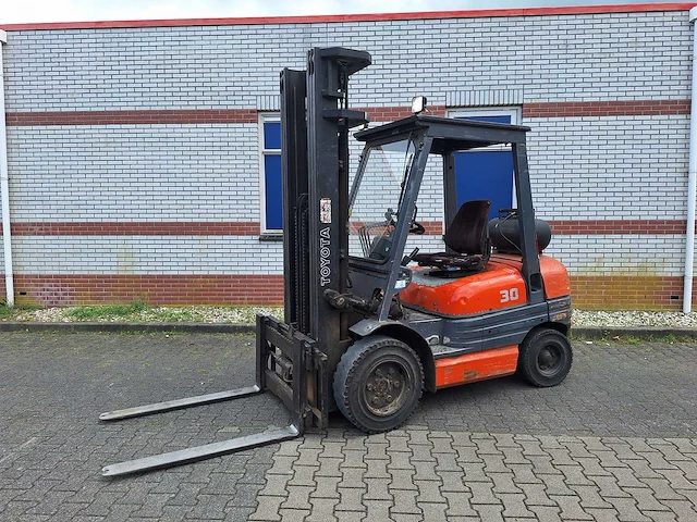Toyota - 1995 - 02 6fgf30 - vorkheftruck - afbeelding 1 van  11