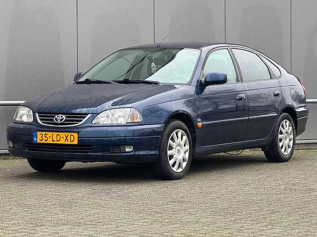 Toyota - 2002 - avensis - 2.0-16v executive - afbeelding 1 van  14