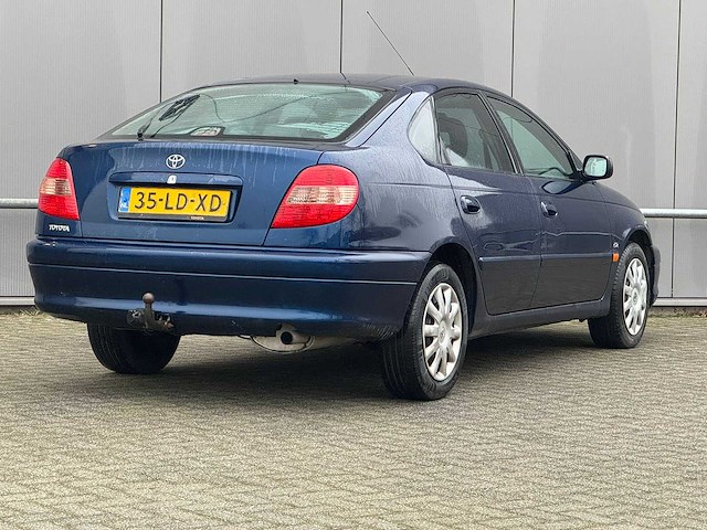 Toyota - 2002 - avensis - 2.0-16v executive - afbeelding 9 van  14