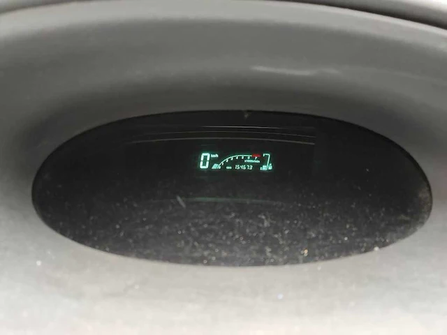 Toyota - 2003 - yaris - 1.0 vvt-i - 8-zkx-02 - afbeelding 9 van  17