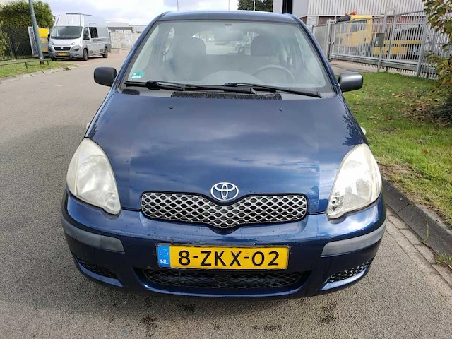 Toyota - 2003 - yaris - 1.0 vvt-i - 8-zkx-02 - afbeelding 10 van  17