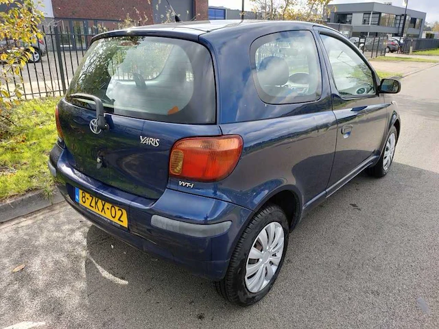 Toyota - 2003 - yaris - 1.0 vvt-i - 8-zkx-02 - afbeelding 13 van  17