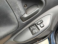 Toyota - 2003 - yaris - 1.0 vvt-i - 8-zkx-02 - afbeelding 7 van  20