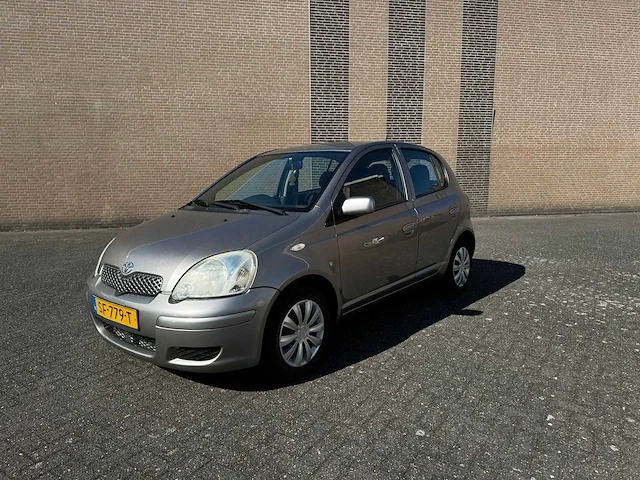 Toyota - 2003 - yaris - 1.0 vvt-i terra mmt - sf-779-t - afbeelding 1 van  11