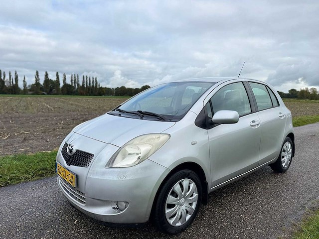Toyota - 2007 - yaris - 1.3 vvti sol - 82-xl-gx - afbeelding 1 van  12