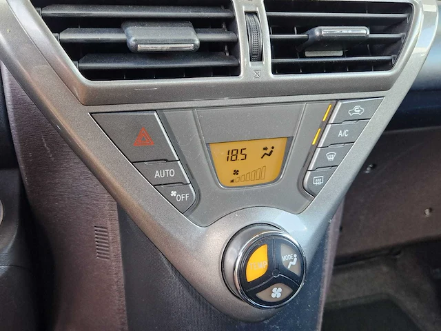 Toyota - 2009 - iq - 1.0 vvti aspiration - 45-hpd-3 - afbeelding 15 van  24