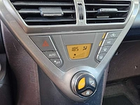 Toyota - 2009 - iq - 1.0 vvti aspiration - 45-hpd-3 - afbeelding 15 van  24