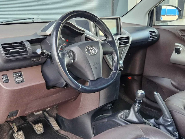 Toyota - 2009 - iq - 1.0 vvti aspiration - 45-hpd-3 - afbeelding 22 van  24