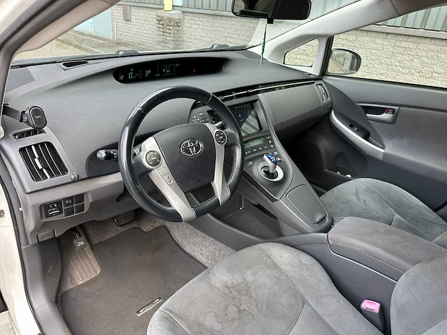 Toyota - 2010 - prius - 1.8 aspiration - 26-krl-2 - afbeelding 20 van  20