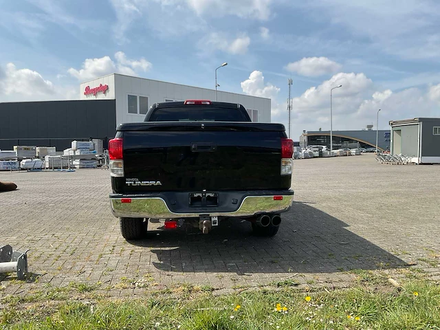 Toyota - 2011 - tundra - 5.7 v8 double cab - personenauto - afbeelding 32 van  35