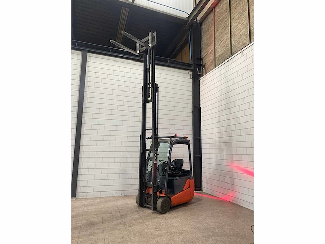 Toyota - 2012 - 8 fbekt 16 - vorkheftruck - afbeelding 13 van  18