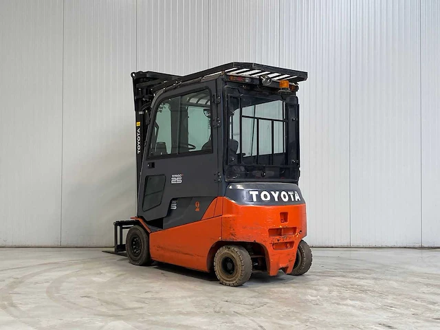 Toyota - 2016 - 8fbmt25 - vorkheftruck - afbeelding 2 van  6