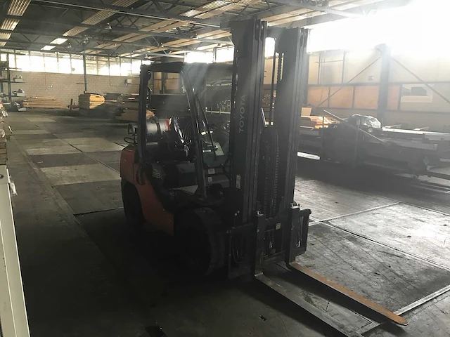 Toyota - 2017 - 06-8-fgj-35-f - vorkheftruck - afbeelding 14 van  19