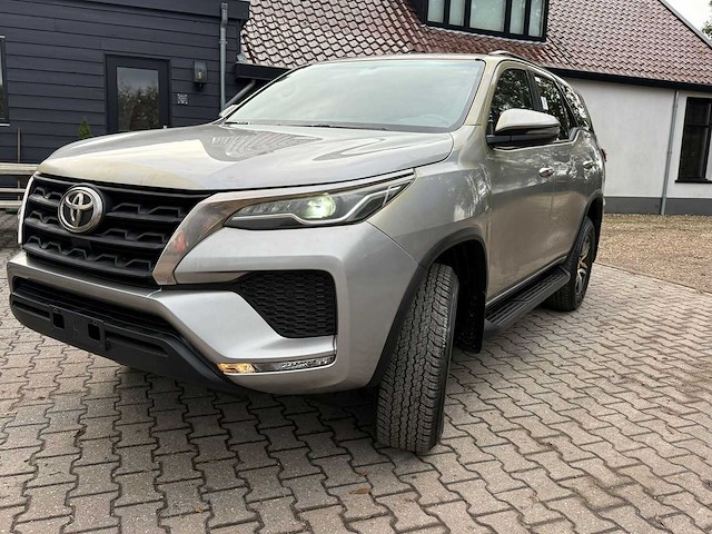 Toyota - 2025 - fortunner - personenauto - afbeelding 1 van  30