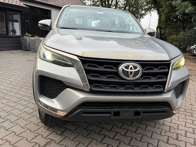 Toyota - 2025 - fortunner - personenauto - afbeelding 28 van  30