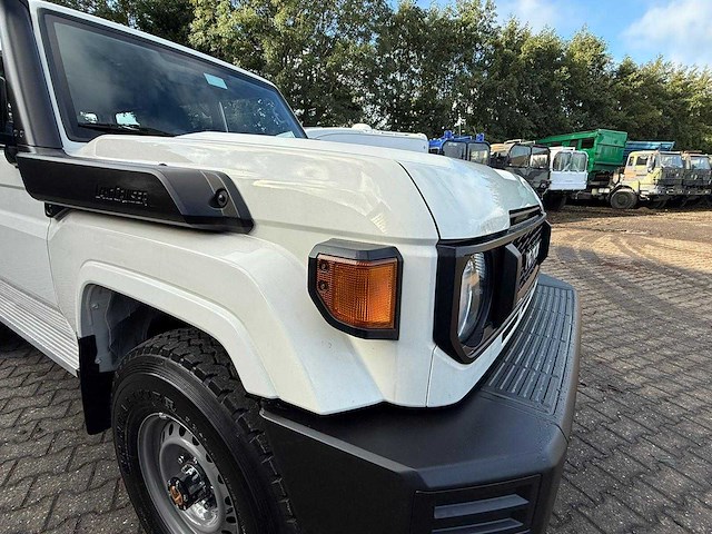 Toyota - 2025 - hzj78 - personenauto - afbeelding 25 van  29