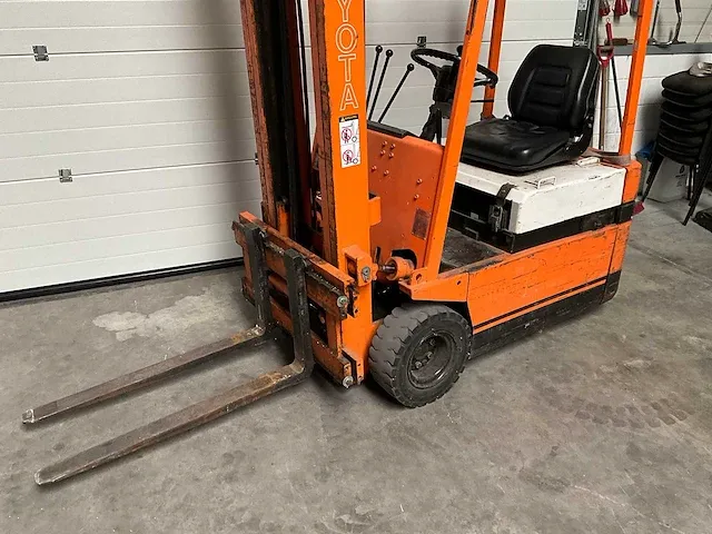 Toyota - 2fbe13 - vorkheftruck - afbeelding 13 van  17