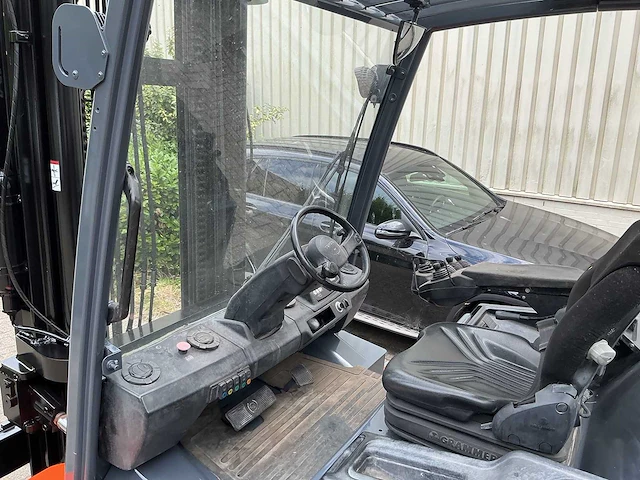 Toyota - 8fbmht85 - vorkheftrucks - 2011 - afbeelding 2 van  12