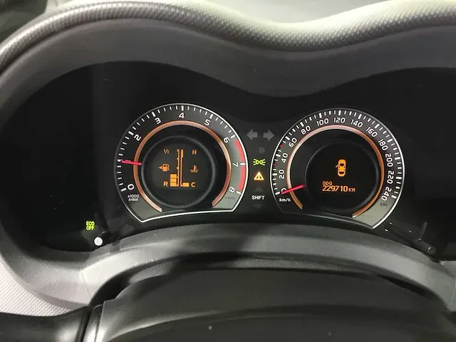 Toyota - auris - 1.3 comfort - 81-ltd-7 - afbeelding 3 van  18