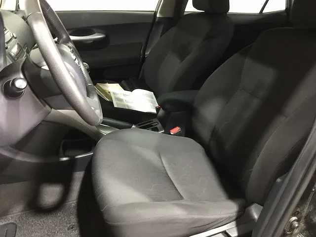 Toyota - auris - 1.3 comfort - 81-ltd-7 - afbeelding 6 van  18