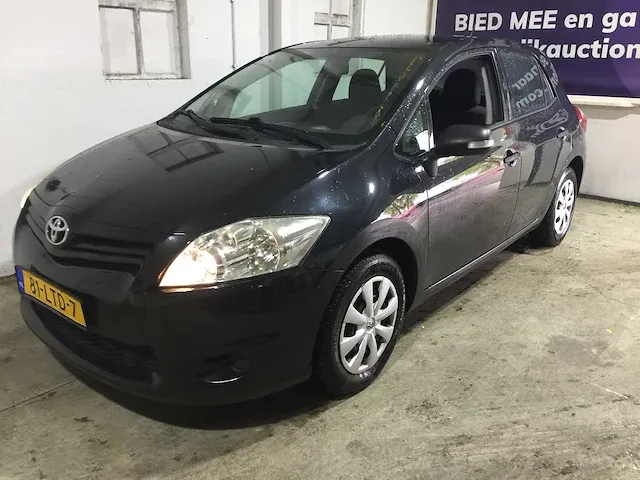 Toyota - auris - 1.3 comfort - 81-ltd-7 - afbeelding 1 van  18