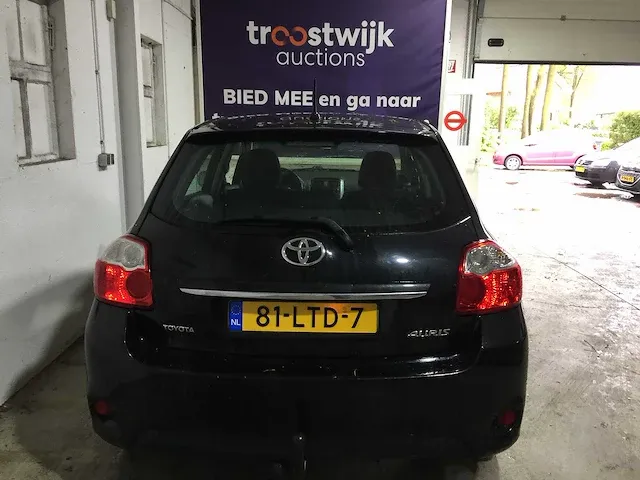 Toyota - auris - 1.3 comfort - 81-ltd-7 - afbeelding 13 van  18