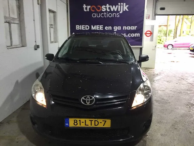 Toyota - auris - 1.3 comfort - 81-ltd-7 - afbeelding 17 van  18