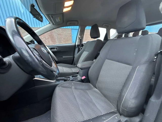 Toyota - auris - 1.8 hybrid aspiration - car - 2013 - afbeelding 25 van  25