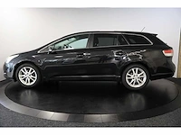 Toyota - avensis wagon - 2.0 d-4d business - car - afbeelding 16 van  17