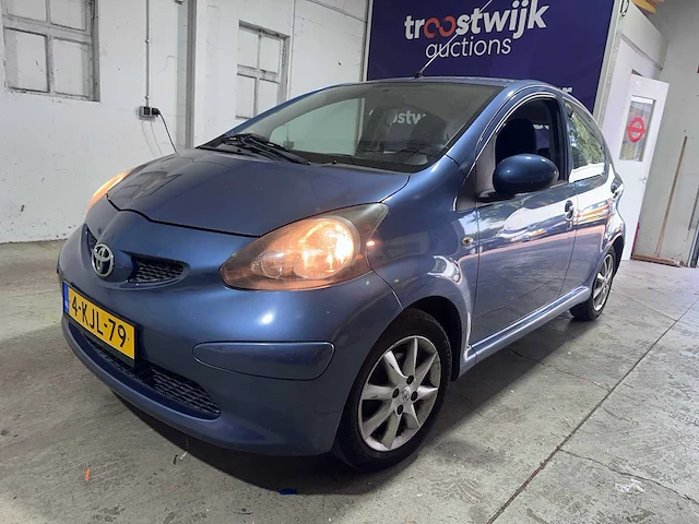 Toyota - aygo - 1.0-12v - 4-kjl-79 - afbeelding 1 van  20
