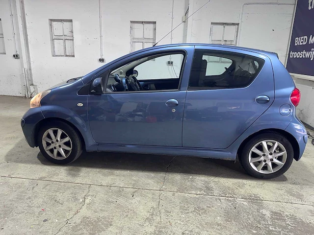 Toyota - aygo - 1.0-12v - 4-kjl-79 - afbeelding 12 van  20