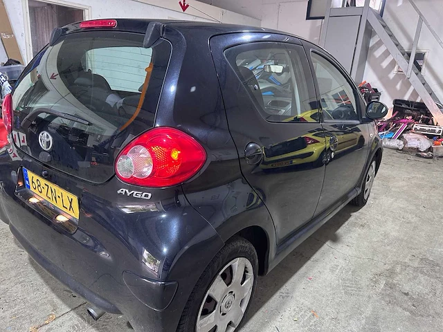 Toyota - aygo - 1.0-12v + - 68-zn-lx - afbeelding 14 van  18