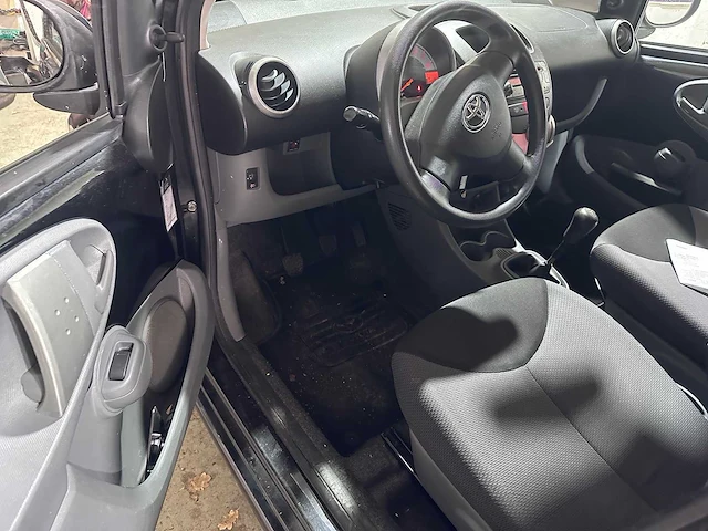 Toyota - aygo - 1.0-12v + - 68-zn-lx - afbeelding 18 van  18