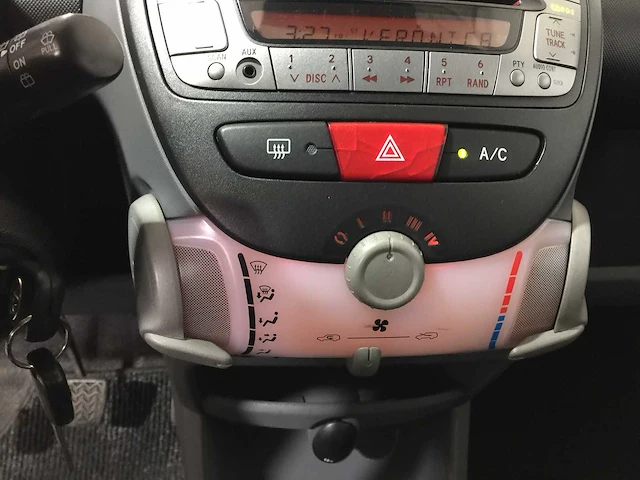 Toyota - aygo - 1.0-12v - nj-837-s - afbeelding 7 van  22