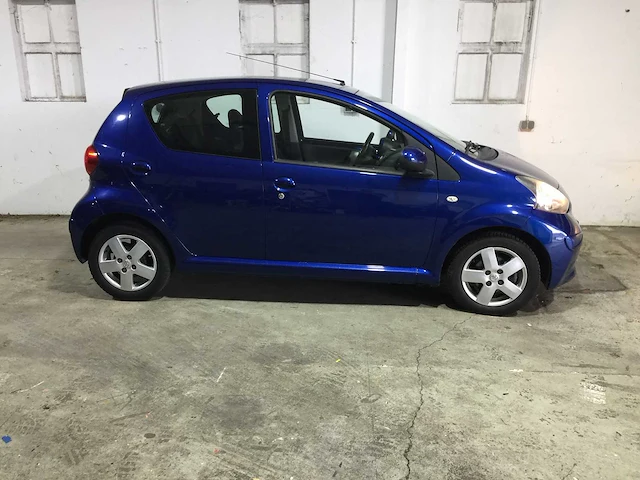 Toyota - aygo - 1.0-12v - nj-837-s - afbeelding 19 van  22