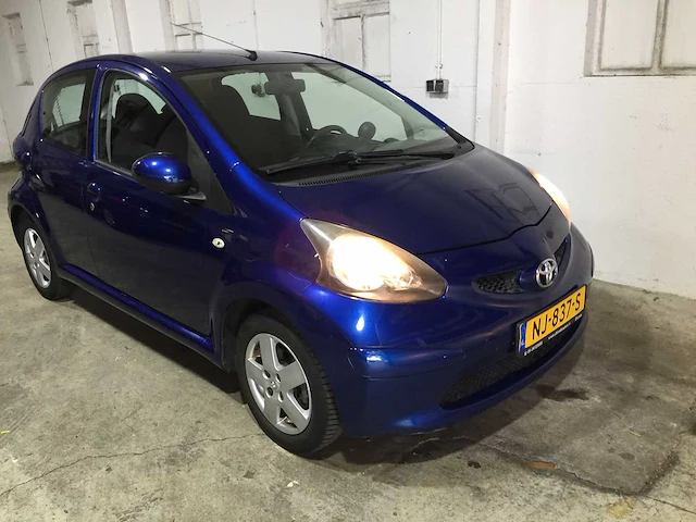 Toyota - aygo - 1.0-12v - nj-837-s - afbeelding 20 van  22