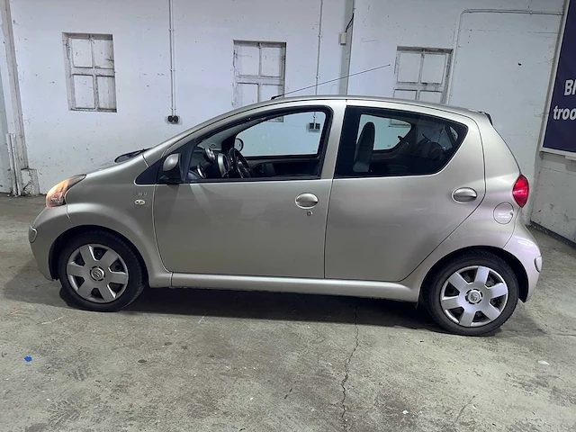 Toyota - aygo - 1.0-12v + - pn-100-h - afbeelding 12 van  19
