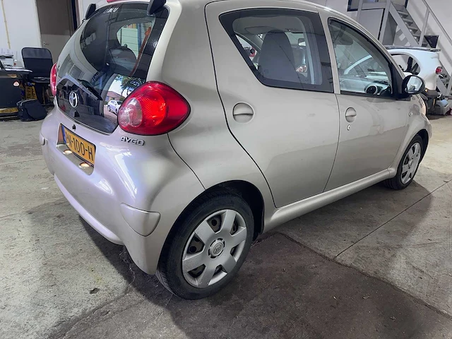 Toyota - aygo - 1.0-12v + - pn-100-h - afbeelding 15 van  19