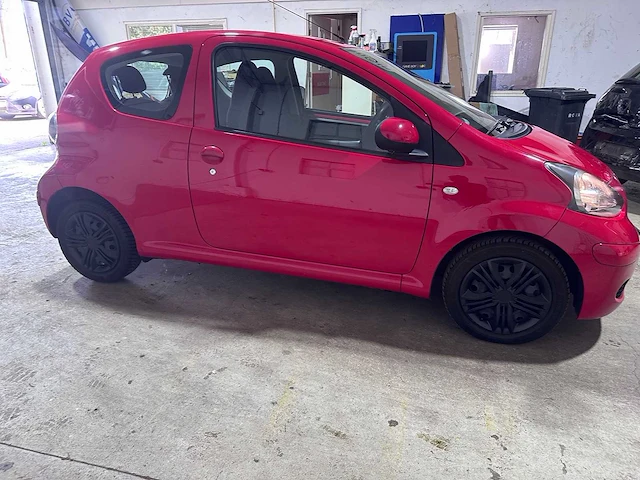 Toyota - aygo - 1.0-12v aspir. green - z-757-gs - afbeelding 13 van  16