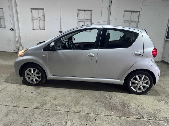 Toyota - aygo - 1.0-12v comfort - 32-jxv-1 - afbeelding 12 van  20