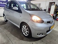 Toyota - aygo - 1.0-12v comfort - 32-jxv-1 - afbeelding 17 van  20