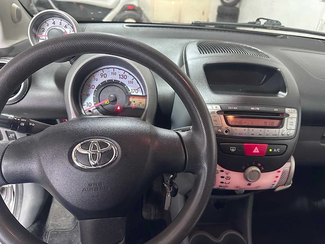 Toyota - aygo - 1.0-12v comfort - 32-jxv-1 - afbeelding 20 van  20
