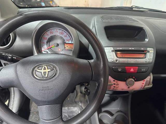 Toyota - aygo - 1.0-12v cool - 86-pld-5 - afbeelding 2 van  17