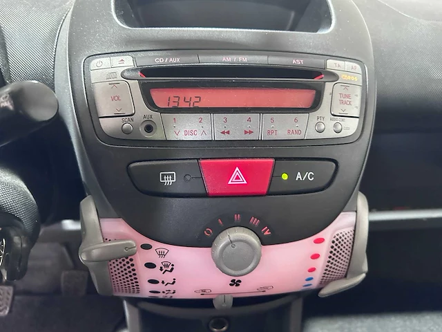 Toyota - aygo - 1.0-12v now - 07-tfn-2 - afbeelding 4 van  17