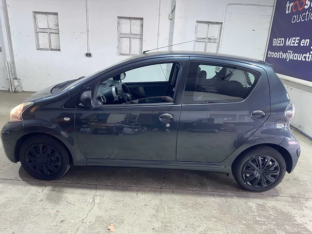 Toyota - aygo - 1.0-12v now - 07-tfn-2 - afbeelding 10 van  17