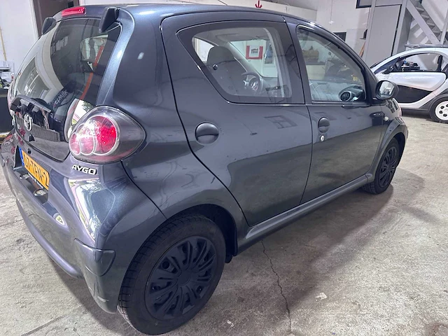 Toyota - aygo - 1.0-12v now - 07-tfn-2 - afbeelding 13 van  17